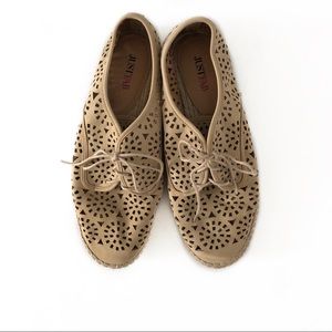 Eyelet Lace Flat Shoes